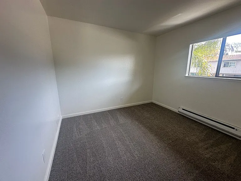 190 Adler Ave — Photo 30