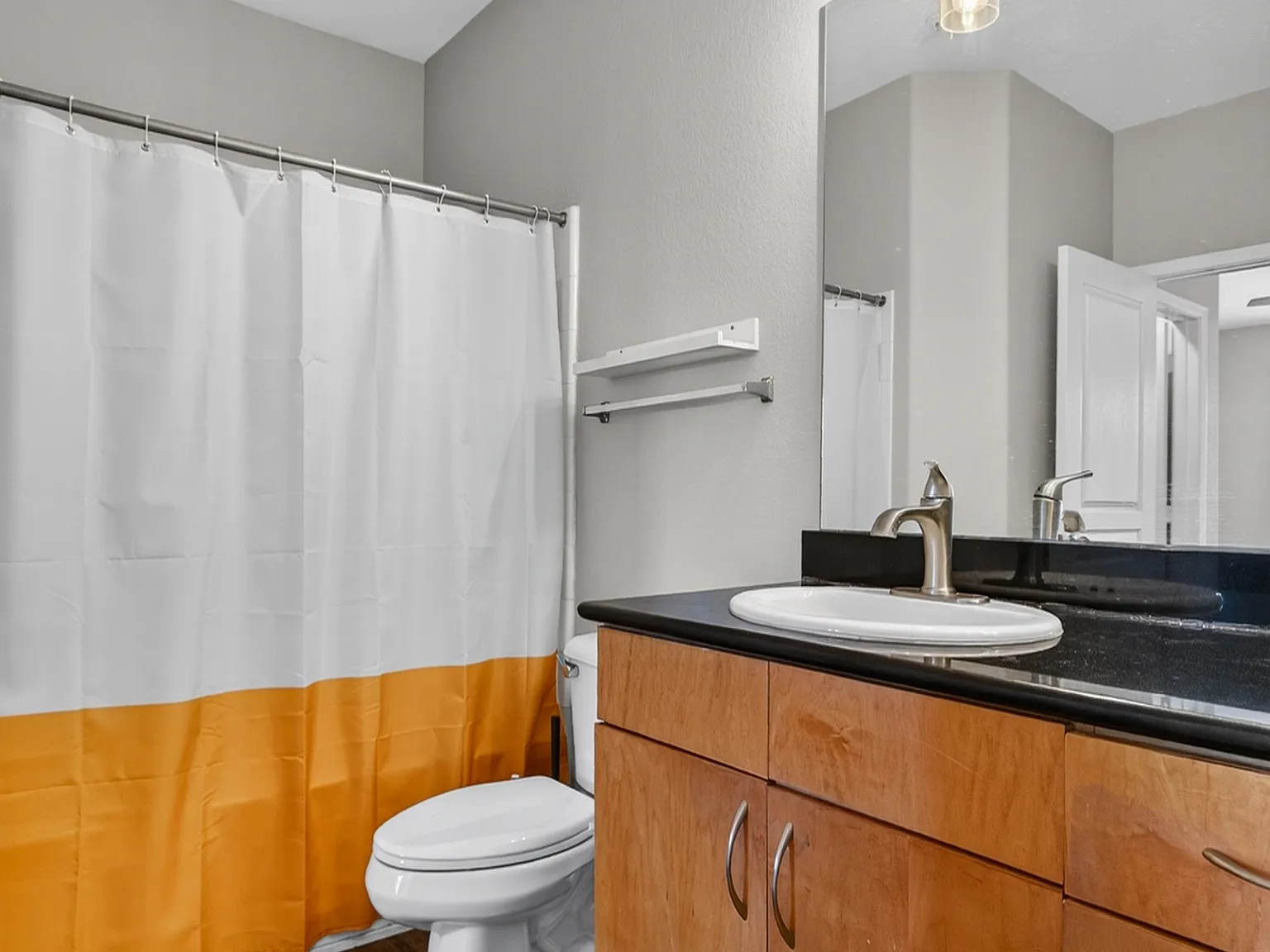 8290 Gate Parkway West - 1 — Photo 2