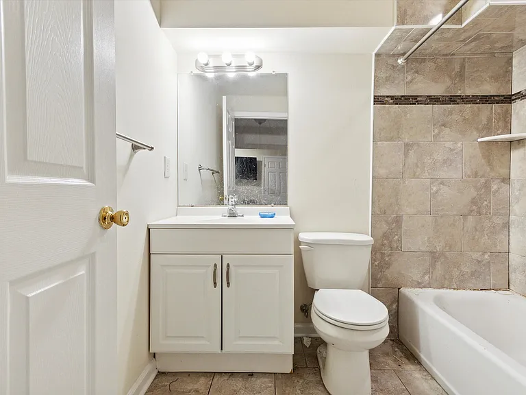1519-21 N 16th St #13 — Photo 3