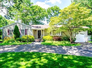 7 Crossover Rd, Ronkonkoma, NY 11779