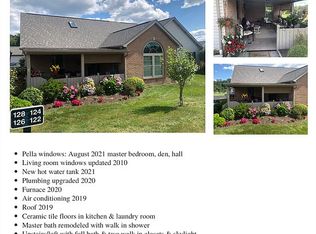 122 Carriage Dr, Freedom, PA