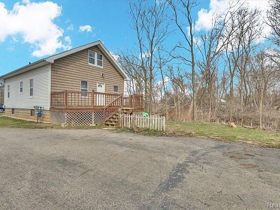 4th image of 3424 N Irish Rd