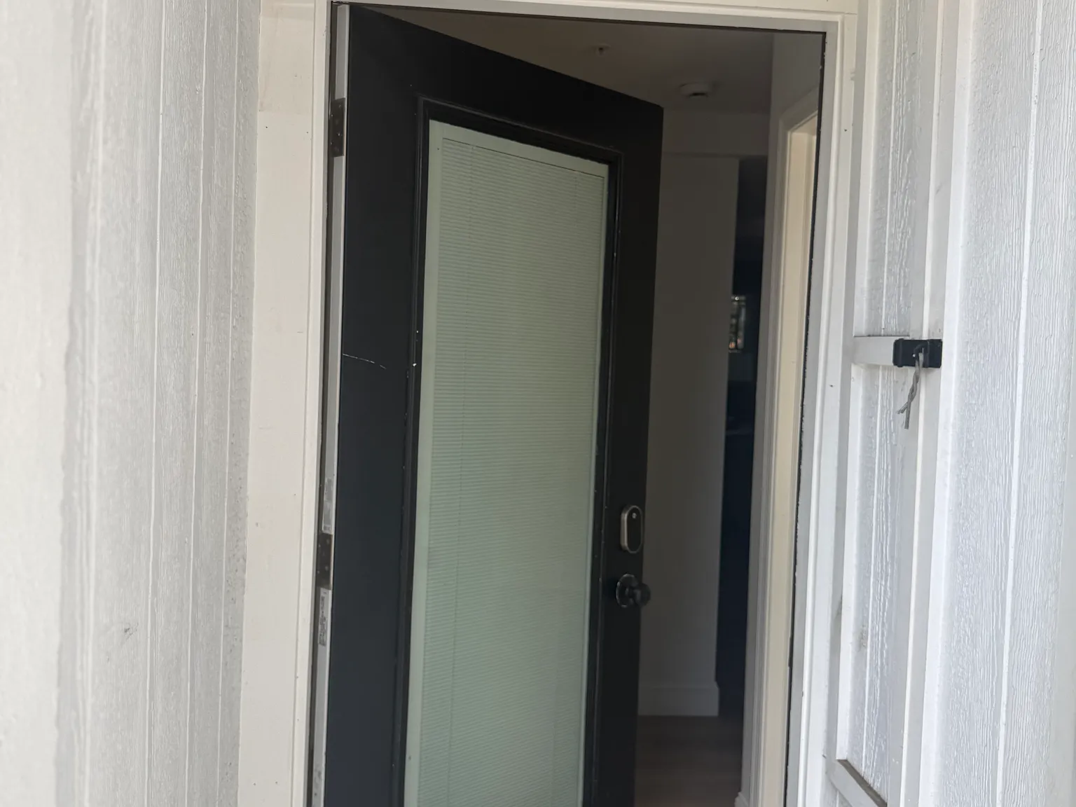 3 bed, 1200 sqft, $4,500 — Photo 2