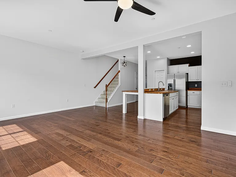 1772 Fairbank Ln — Photo 11