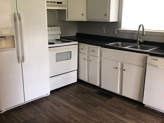 3rd image of 1314 Sunnyfield Ln