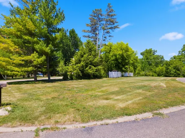 29102 Terrence St, Livonia, MI 48154