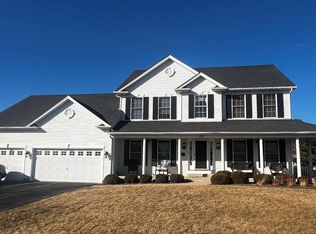 126 Schmidt Dr, Hampshire, IL 60140