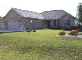 3150 Deer Run Dr, Kankakee, IL 60901