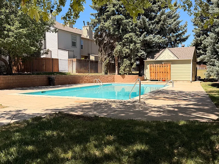 1609 S Ivory Cir #B — Photo 17