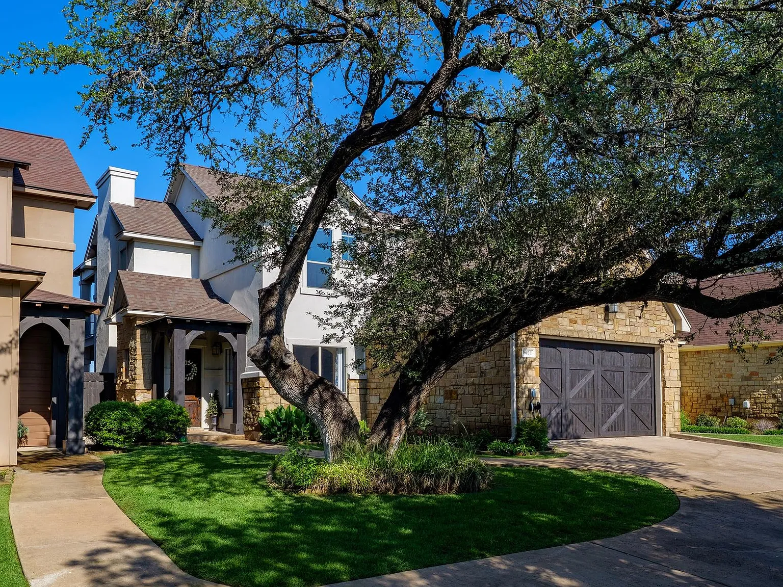 3 bed, 3.5 bath, 2464 sqft, $5,750 — Photo 4