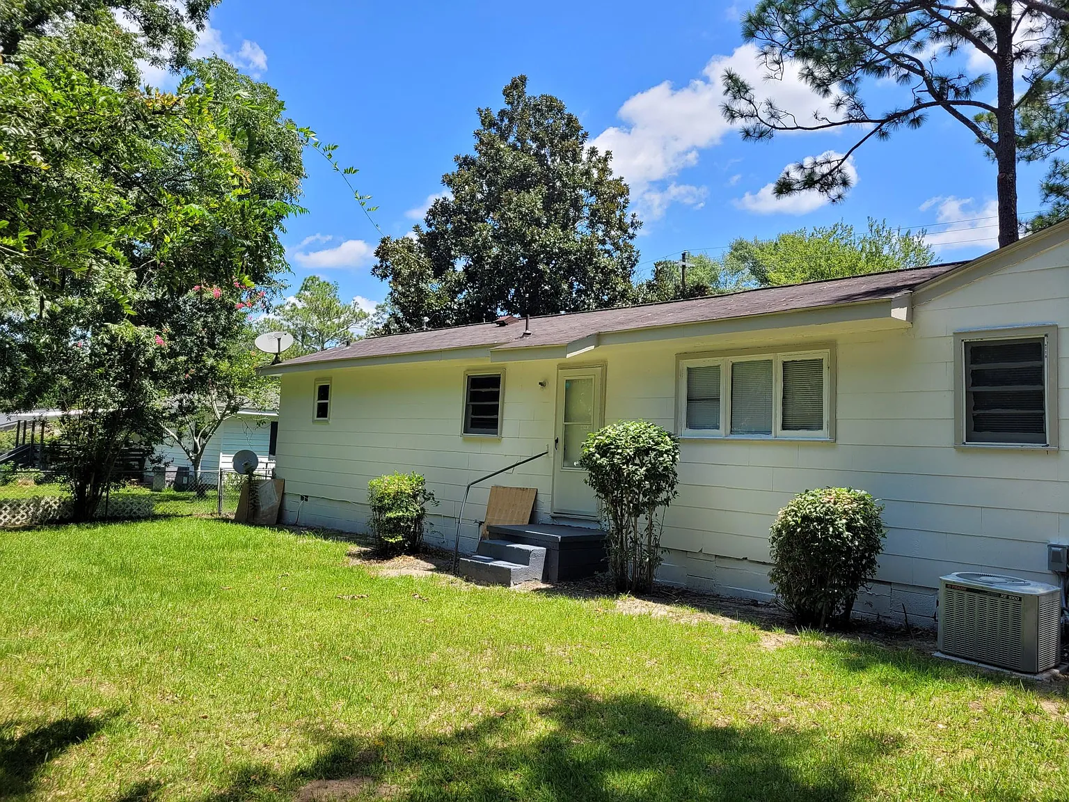 3 bed, 1194 sqft, $1,650 — Photo 3