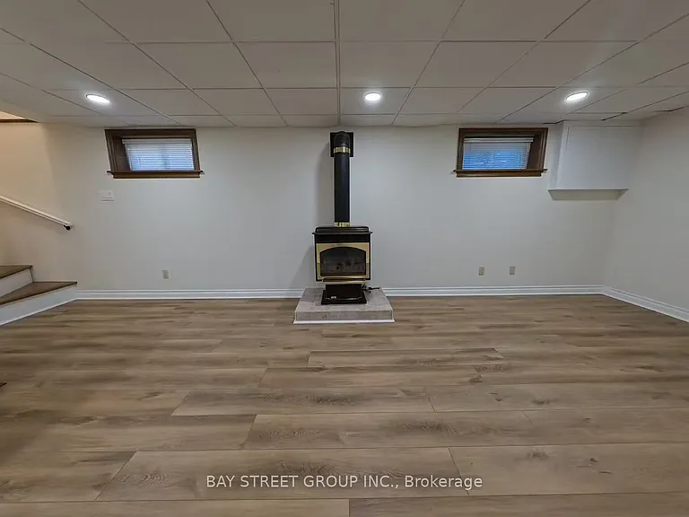 402 Osiris Dr — Photo 28