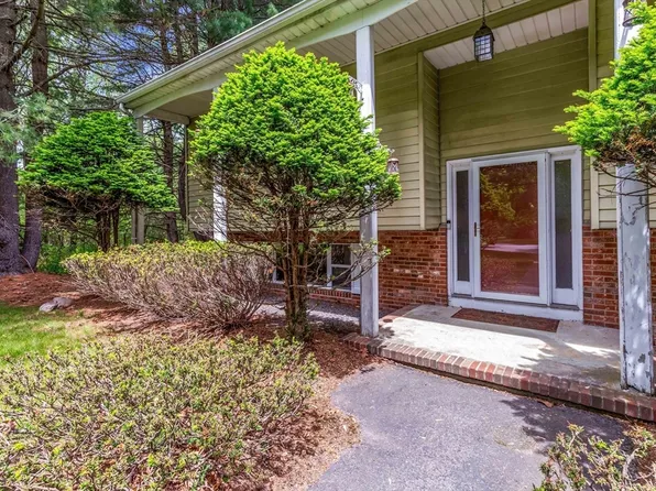 15 Conestoga Rd, Lexington, MA 02421
