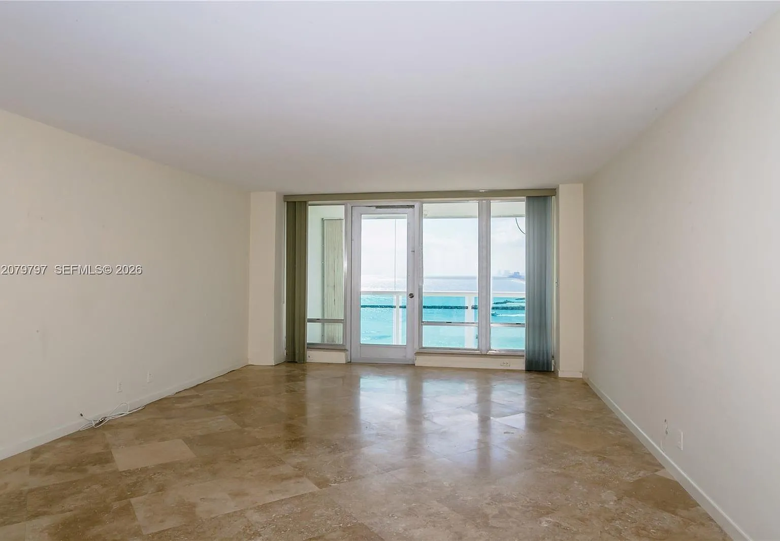 Point Of Americas Condo — Photo 4