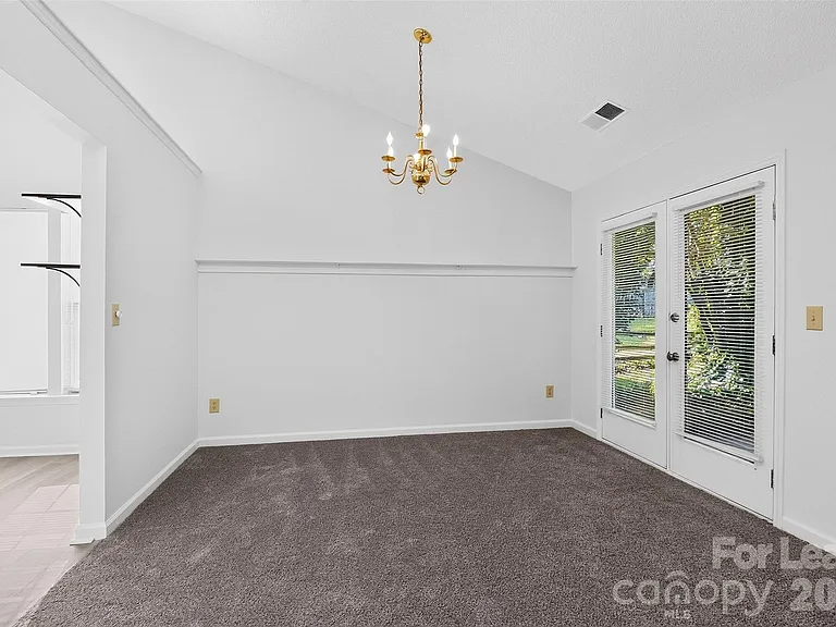 3411 Pondridge Ct — Photo 9