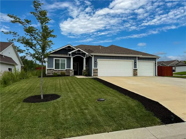 2617 Bridgewater Dr, Lawrence, KS 66046