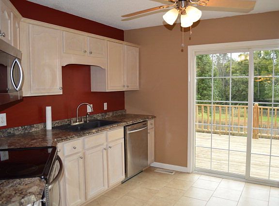 4th image of 104 Whites Point Dr