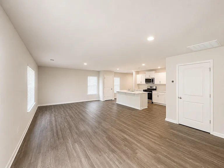 225 Deskin Ln — Photo 8