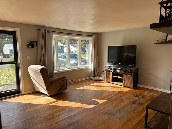 2nd image of 11 Deborah Dr