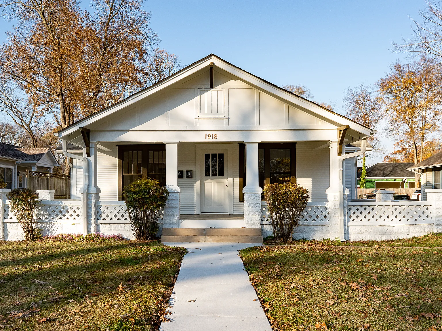 1912 Robinson Ave — Photo 1