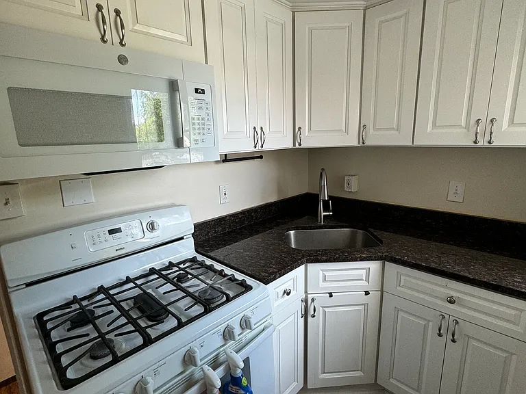 1510 Coronado St #2 — Photo 6