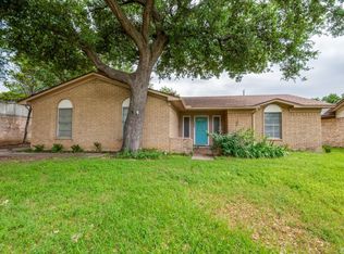 1808 W Rochelle Rd, Irving, TX 75062