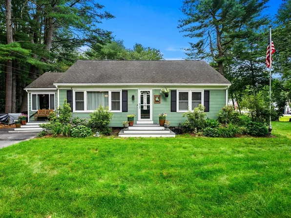 38 Ledge Rd, North Chelmsford, MA 01863