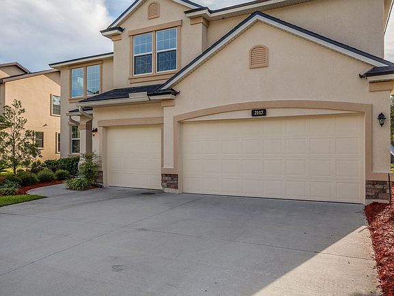 3rd image of 2117 Club Lake Dr