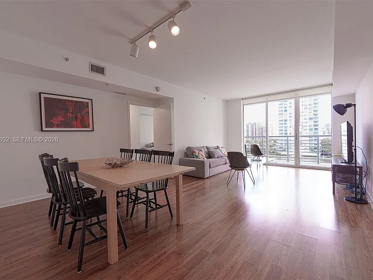 325 Biscayne Blvd #821 — Photo 21