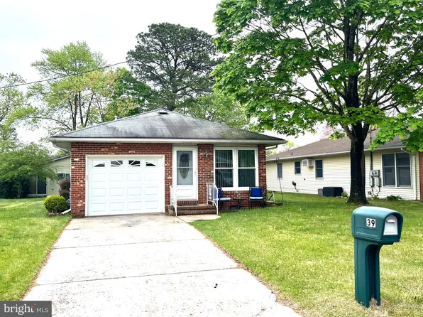 39 Dogwood Rd, Manahawkin, NJ 08050