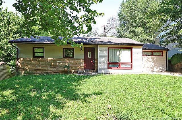 1st image of 1425 N Henderson Ave