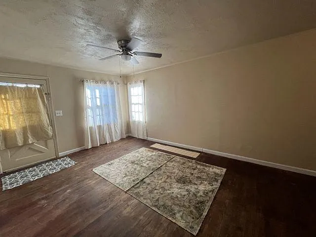 205 E Marshall Dr — Photo 12