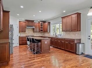 208 Mohawk Path, Holliston, MA 01746