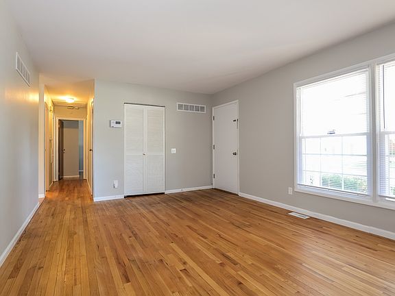 2nd image of 1457 Springhurst Dr