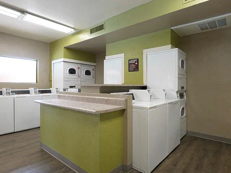 Avalon Hills — Photo 15