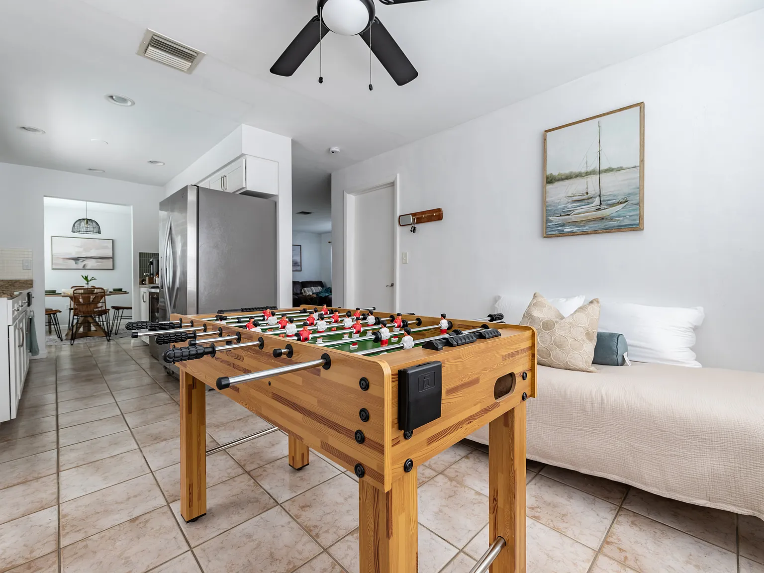 2074 Hillwood Dr — Photo 4