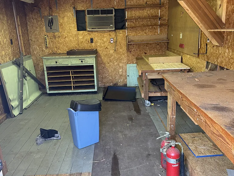 9116 Huron Ave — Photo 2