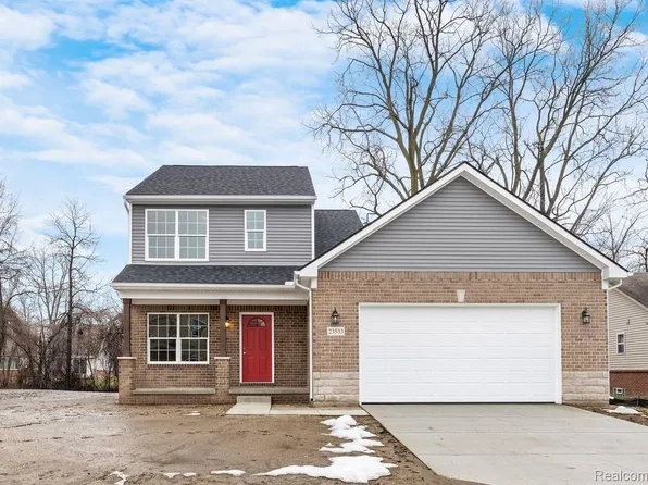 23533 Waterview Dr, New Boston, MI 48164