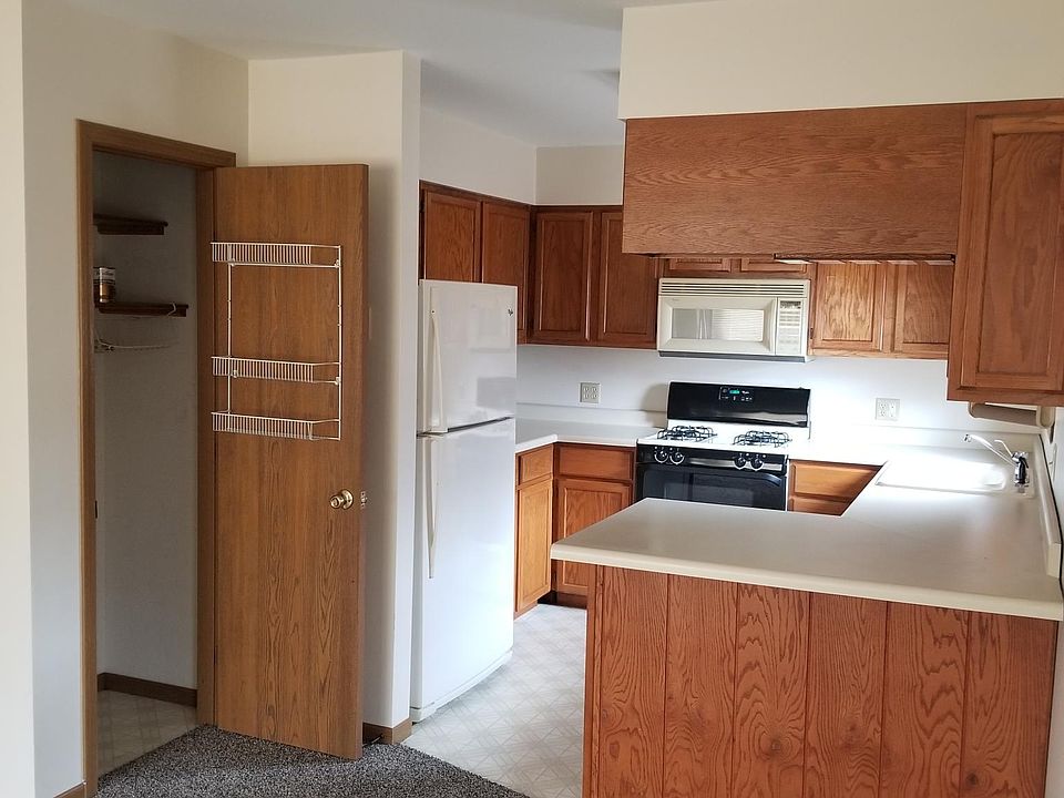 2nd image of 305 Willow Ave #A