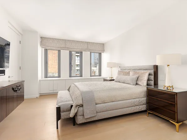 200 East 62nd Street image 7 of 12