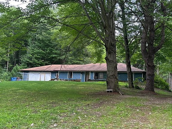 2nd image of 1972 N Greenmeadow Ct