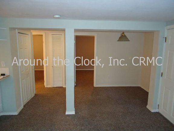 Living room/dining area