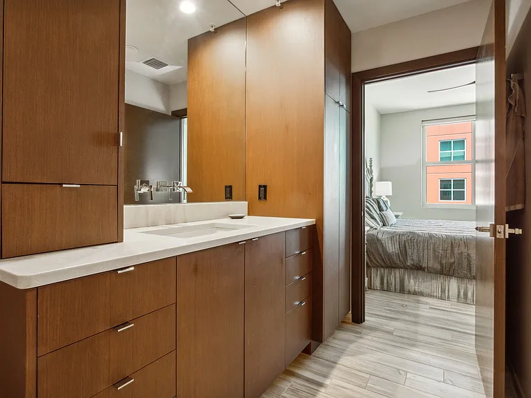 1120 E Kennedy Blvd #1030 — Photo 21