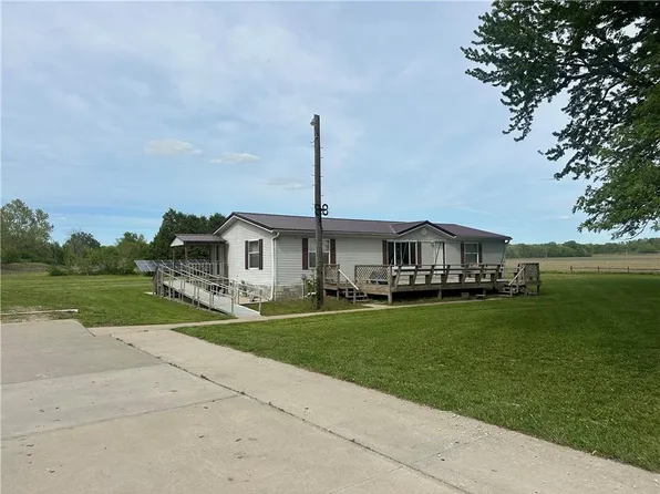 8241 Cook Rd, Saint Joseph, MO 64507