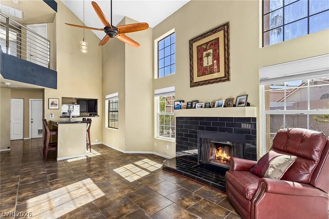 2 bed, 2.5 bath, 1395 sqft, $2,050 — Photo 3