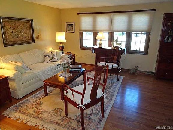 3rd image of 305 Forest Dr