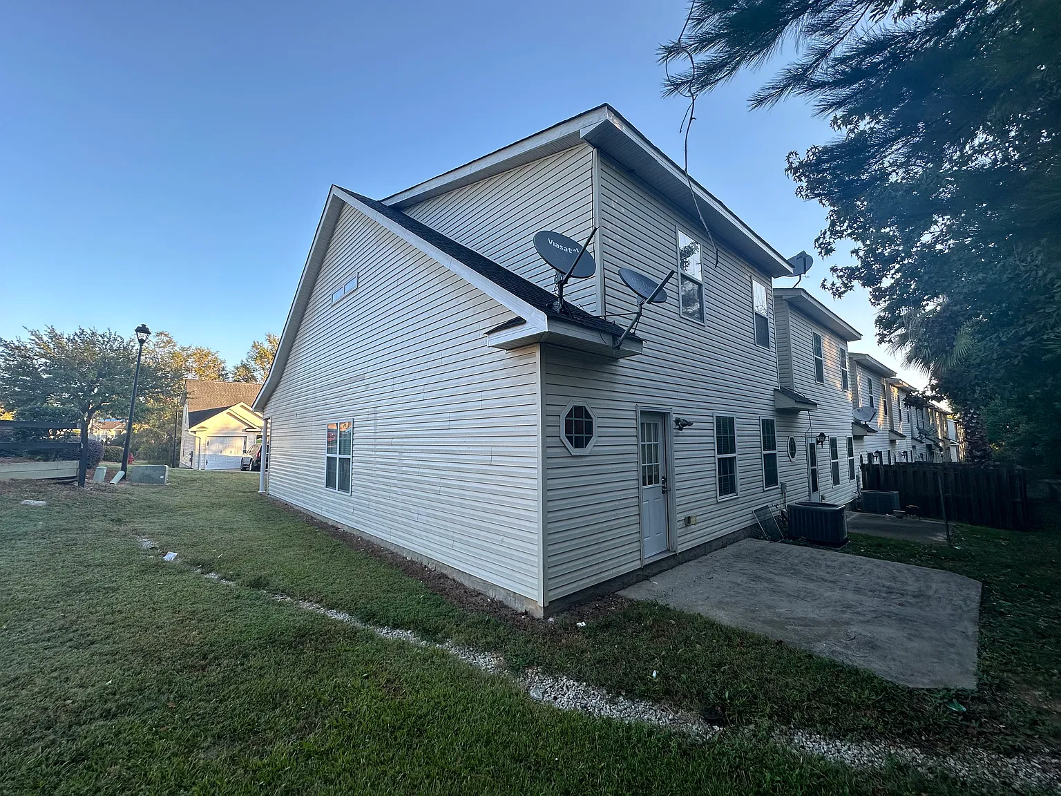 2102 Reserve Ln — Photo 3