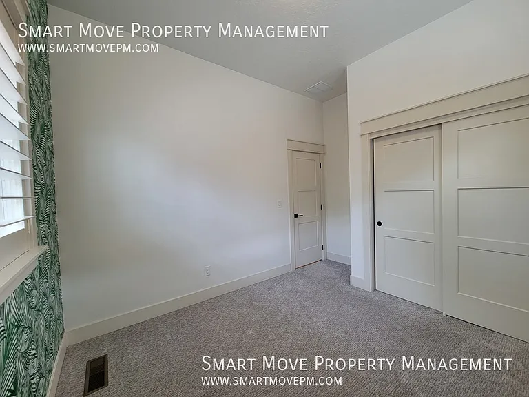 2463 N Ashgrove Ln — Photo 28