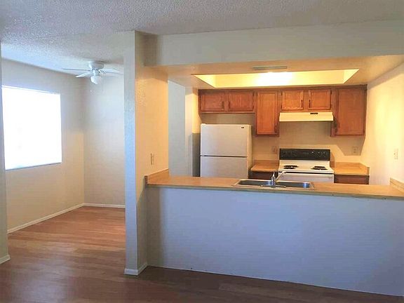4th image of 2529 W Vista Ave APT 105