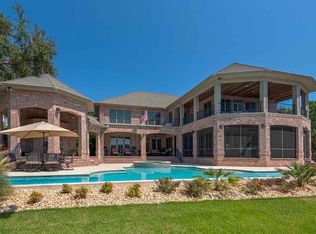 99 Chanteclaire Cir, Gulf Breeze, FL 32561